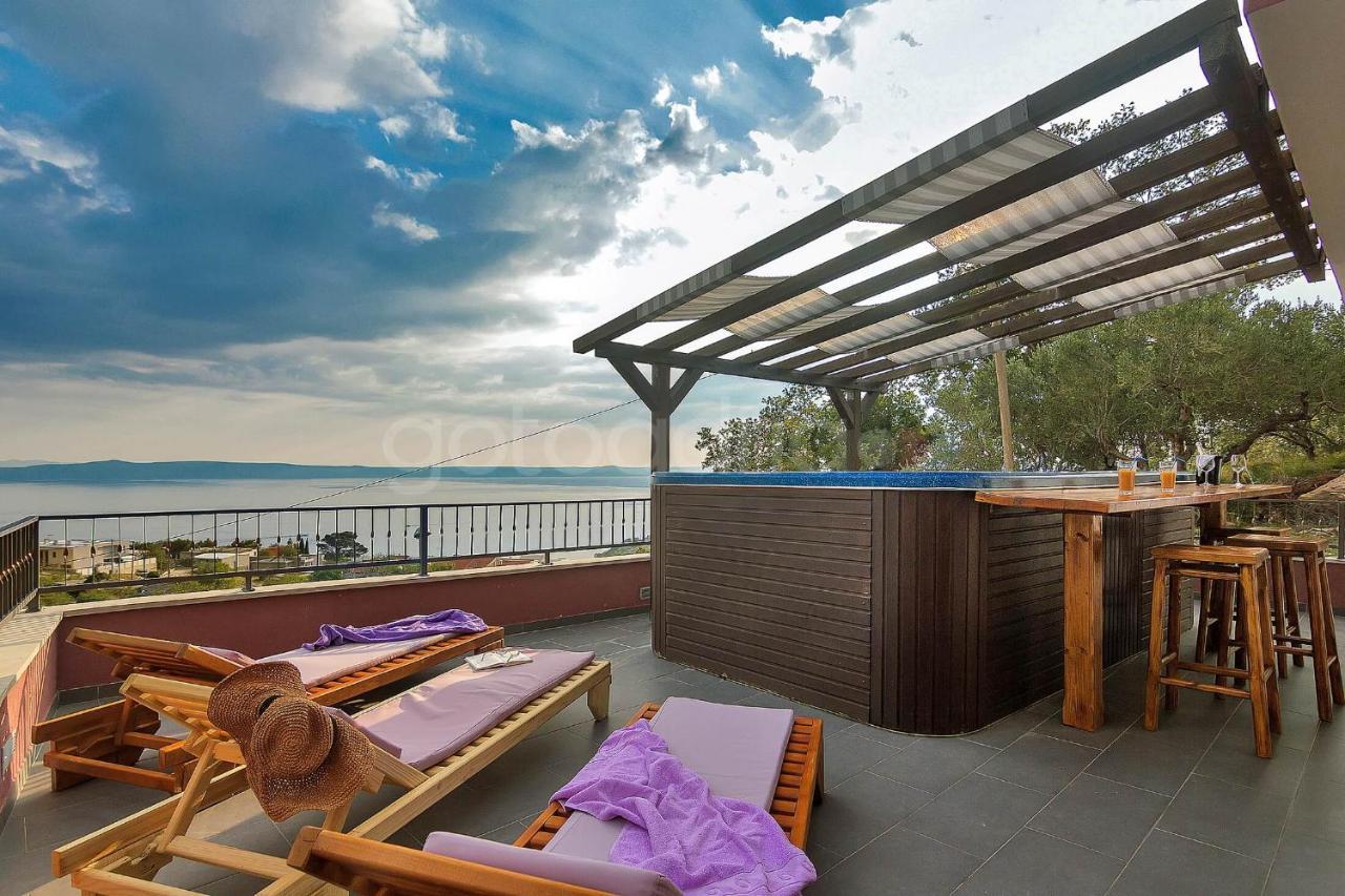 Holiday Home Darius With Hot Tub Makarska Exterior foto
