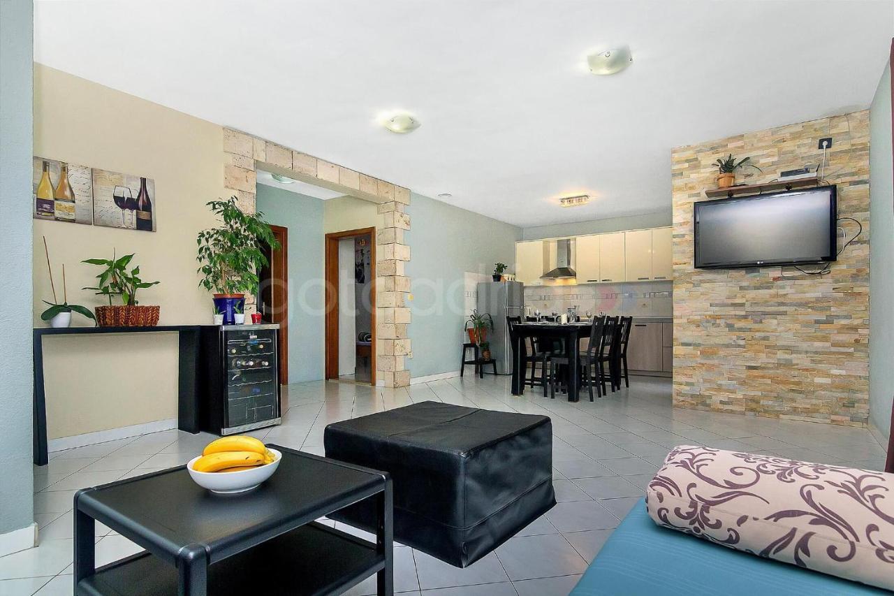 Holiday Home Darius With Hot Tub Makarska Exterior foto