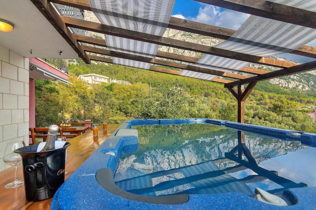 Holiday Home Darius With Hot Tub Makarska Exterior foto