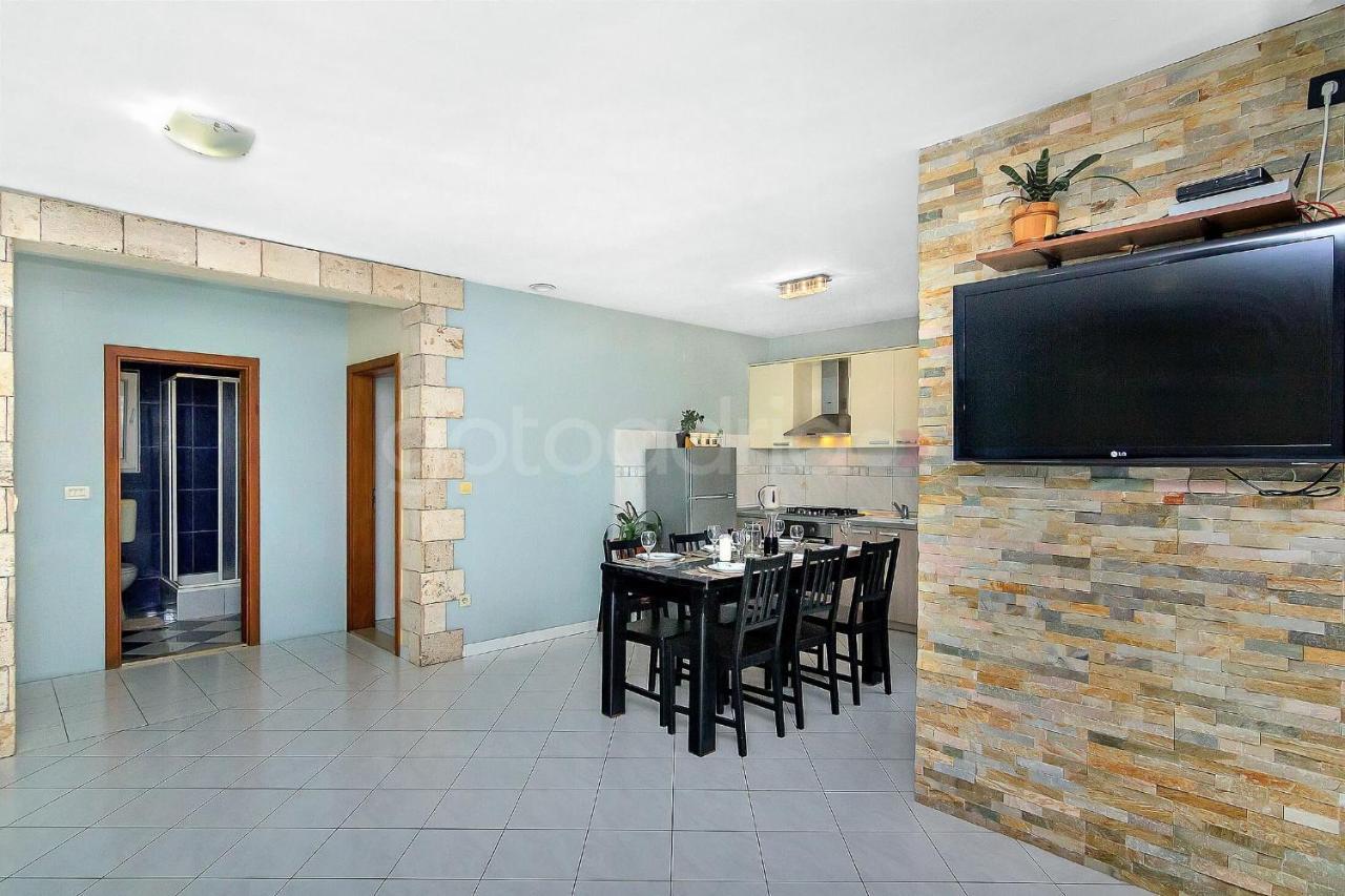 Holiday Home Darius With Hot Tub Makarska Exterior foto