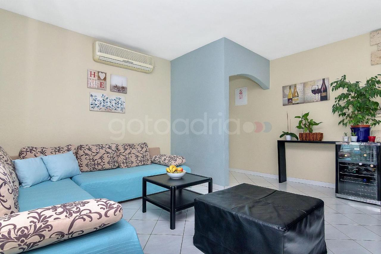 Holiday Home Darius With Hot Tub Makarska Exterior foto