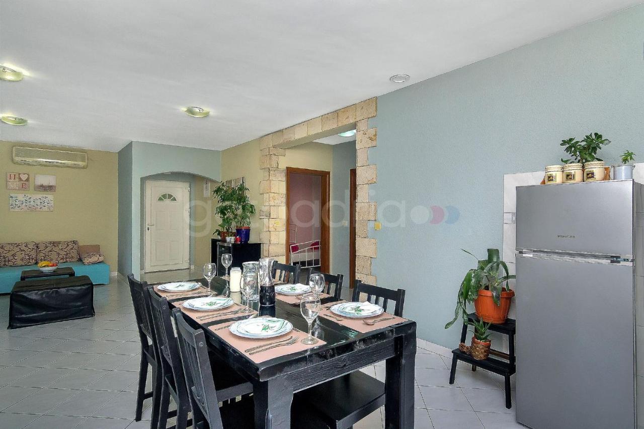 Holiday Home Darius With Hot Tub Makarska Exterior foto